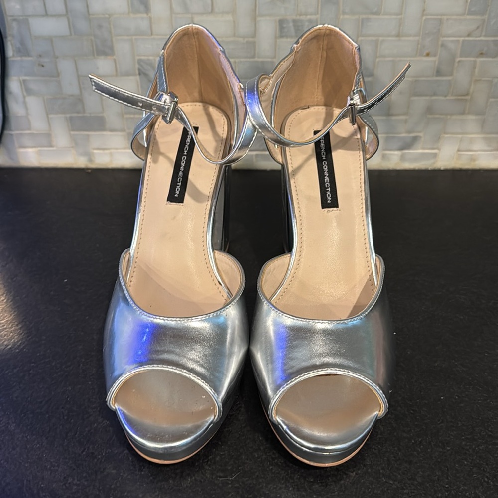 French Connection Silver Platform Peep Toe Pumps … - image 2